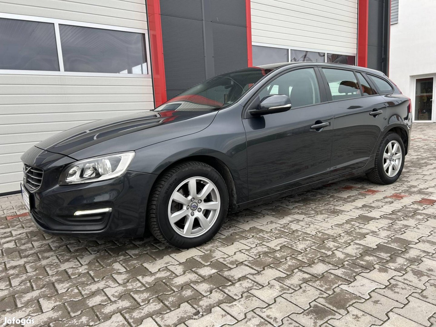 Volvo V60 2.0 D [D3] Kinetic Geartronic Facelif...